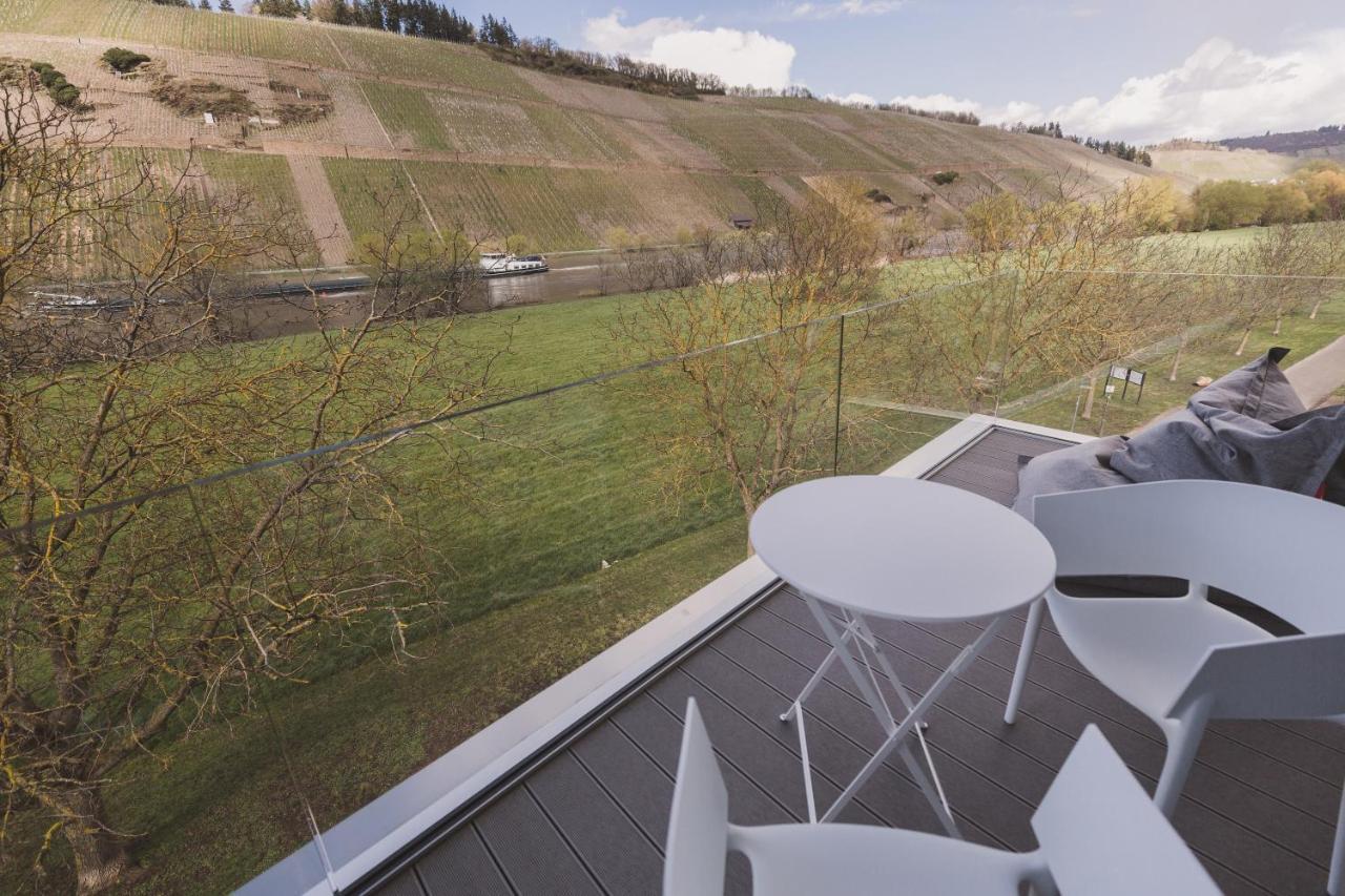 Steillage - Design Moselsuiten Mit Panoramablick Und Spa Brauneberg Esterno foto