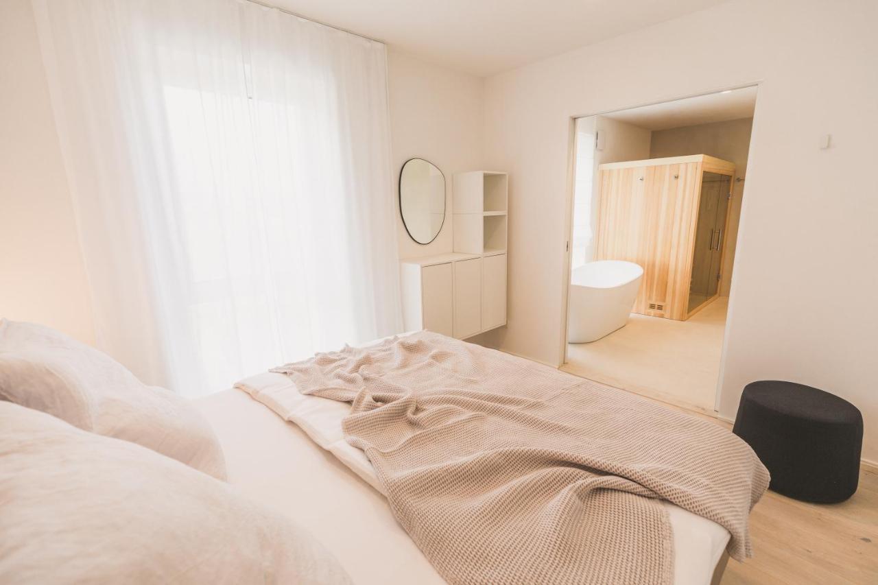 Steillage - Design Moselsuiten Mit Panoramablick Und Spa Brauneberg Esterno foto