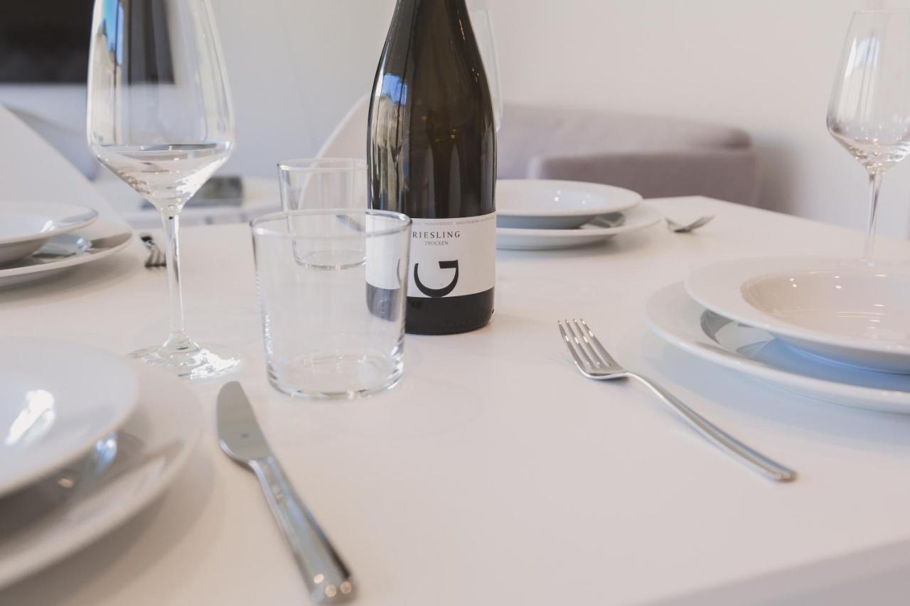 Steillage - Design Moselsuiten Mit Panoramablick Und Spa Brauneberg Esterno foto