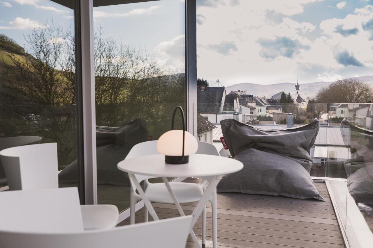 Steillage - Design Moselsuiten Mit Panoramablick Und Spa Brauneberg Esterno foto